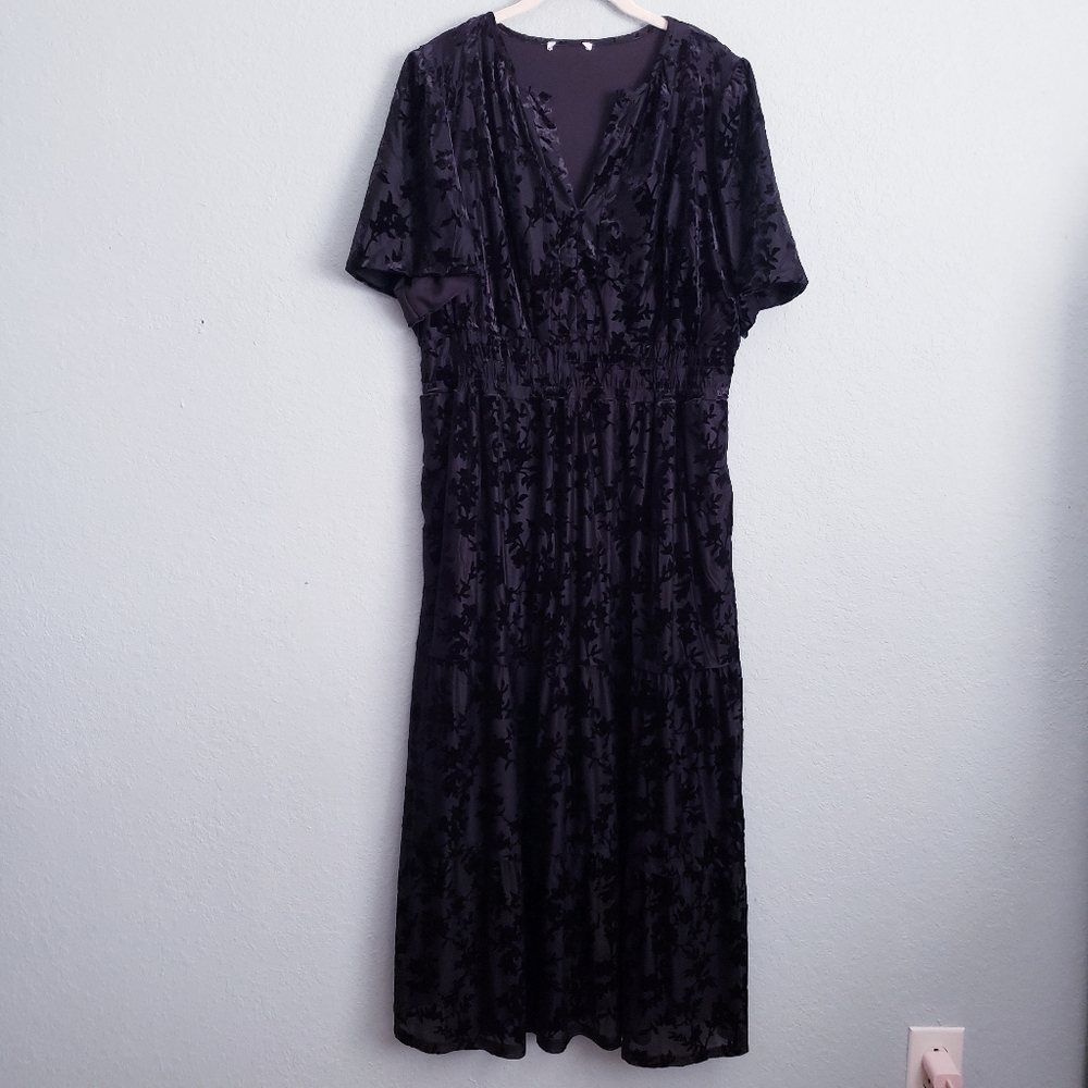 Baltic Born Bronwyn Black Floral Velvet Midi Dress - Picture 2 of 5